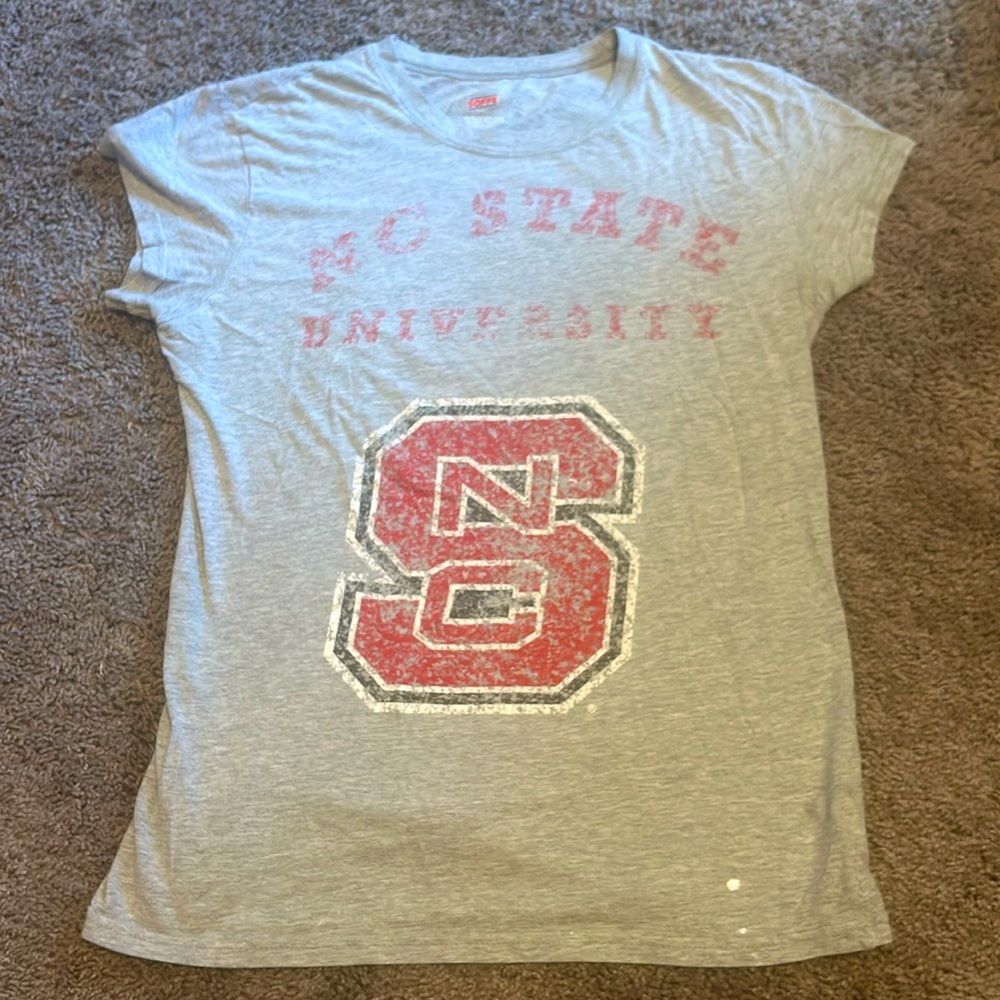 ✨Vintage soffe NC State tee✨